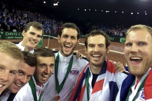 A csúcsra jutott brit csapat boldog selfieje Kép forrása: sbnation.com
